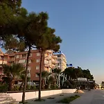 Beachside Family Nest Apt, Spacious & Cozy - By Beta Premium