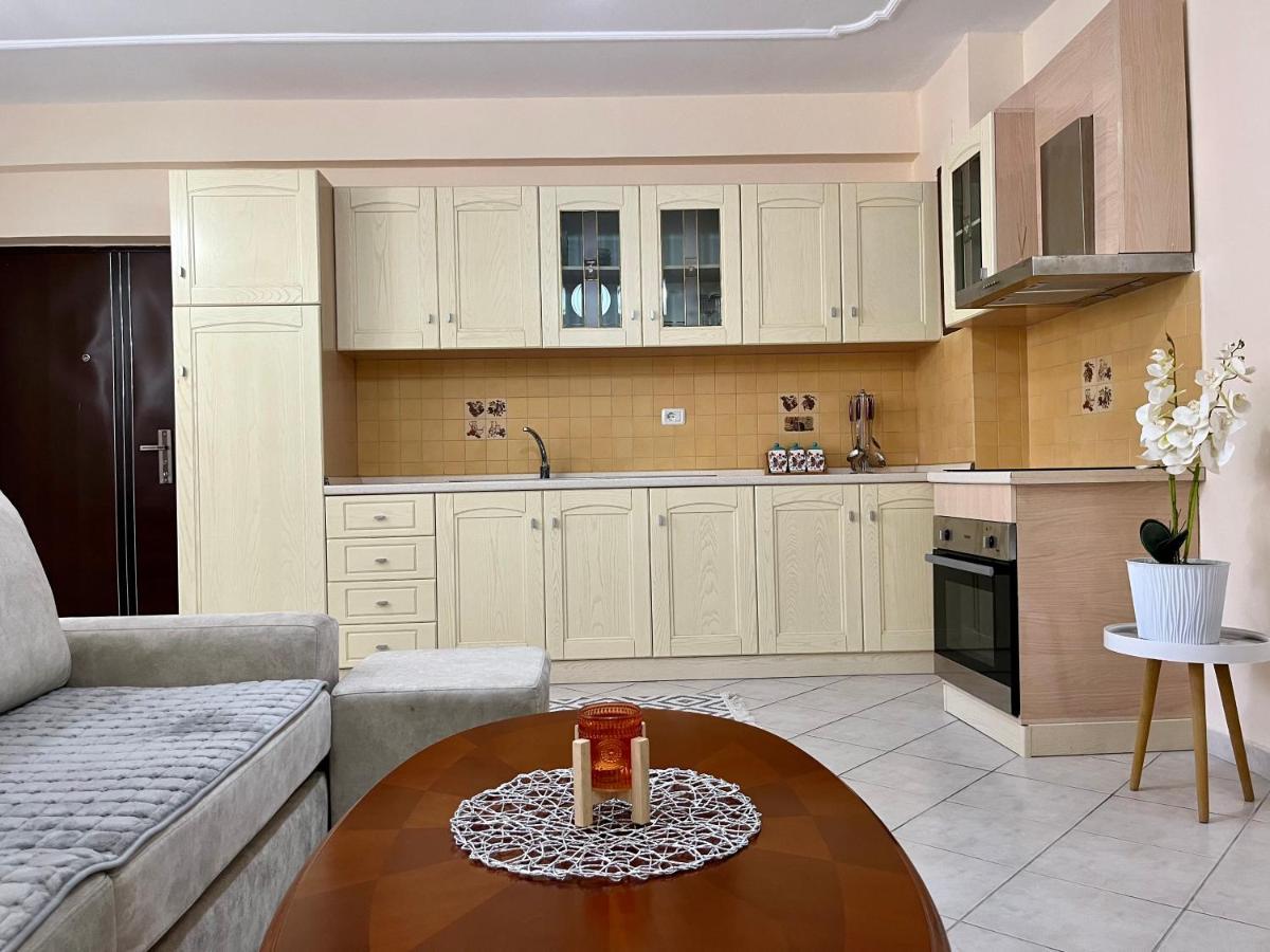 Beachside Family Nest Apt, Spacious & Cozy - By Beta Premium * Golem (Tirana)
