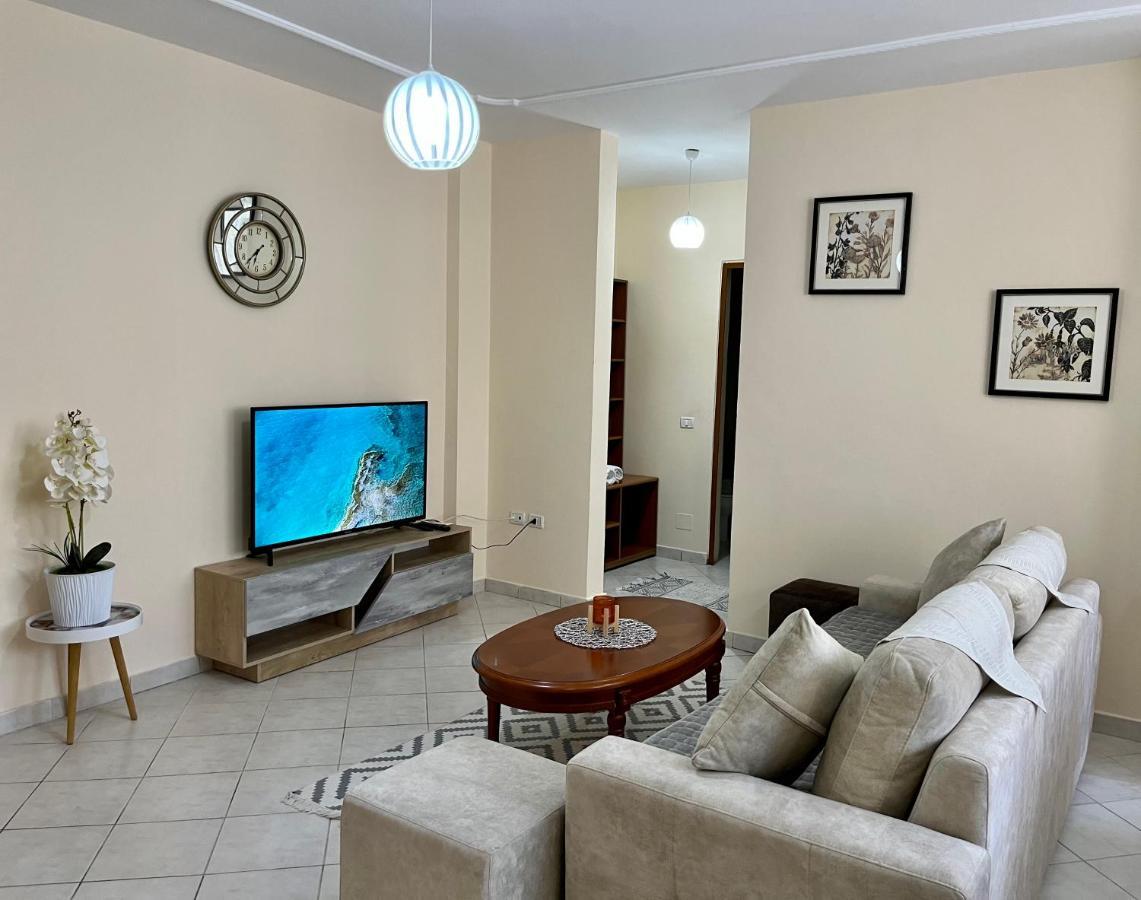 Beachside Family Nest Apt, Spacious & Cozy - By Beta Premium * Golem (Tirana)