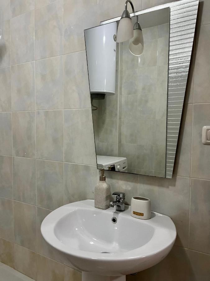 Beachside Family Nest Apt, Spacious & Cozy - By Beta Premium Golem (Tirana)