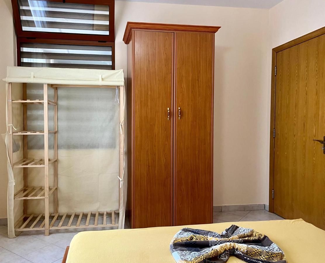 Beachside Family Nest Apt, Spacious & Cozy - By Beta Premium Golem (Tirana)
